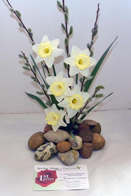 12. Arrangement of 5 flowers.jpg